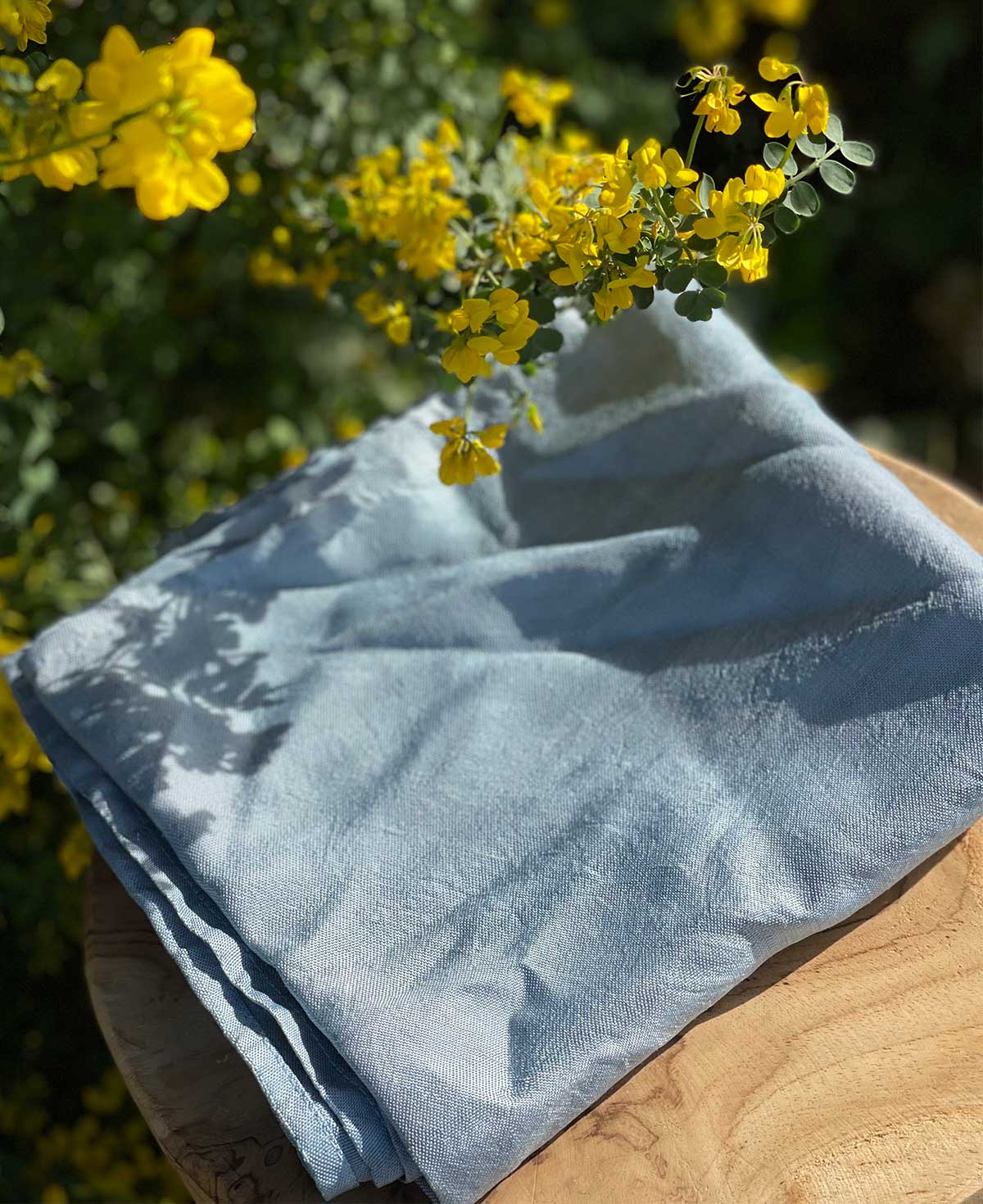 écharpe en soie naturelle teinte à la main au pastel naturel